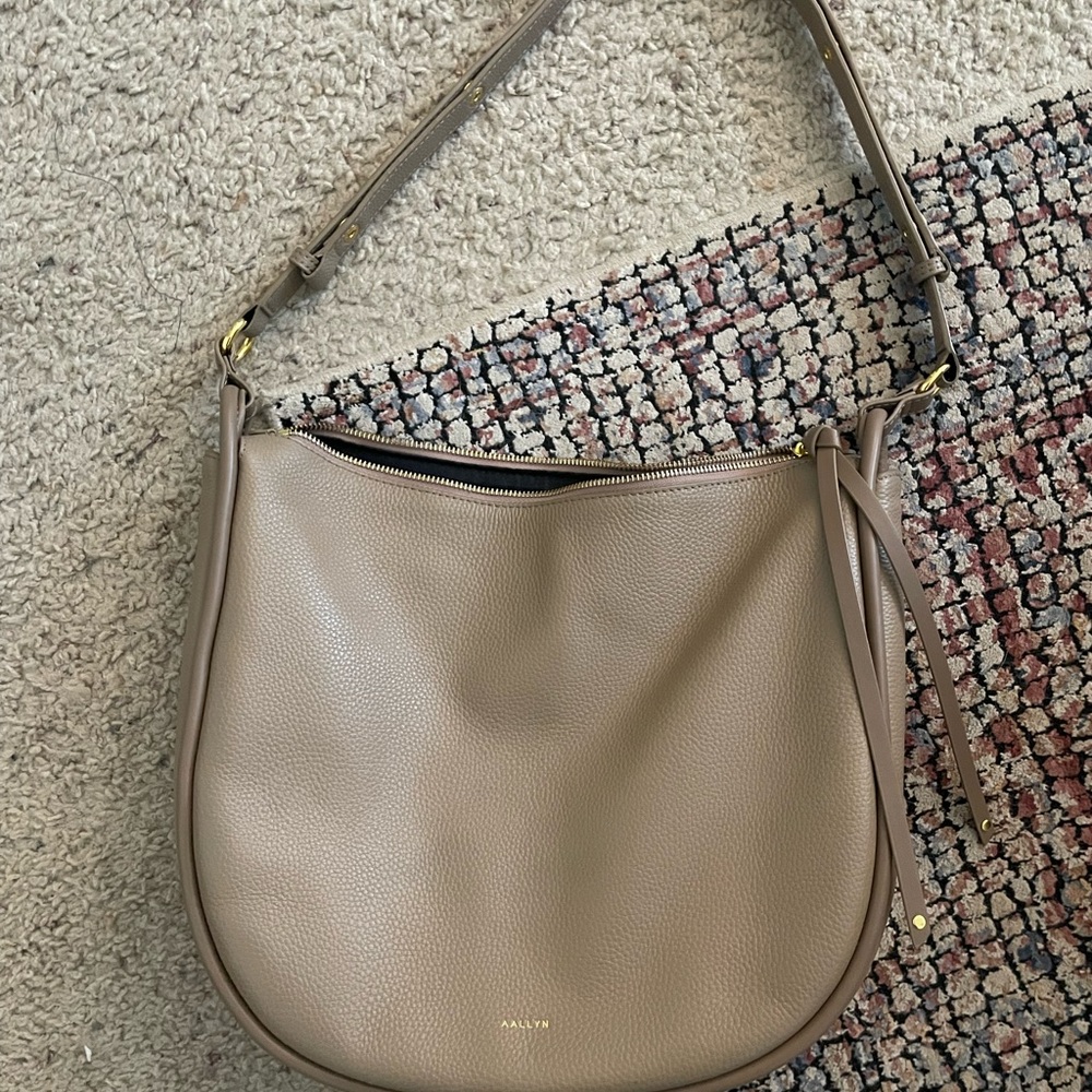 Aallyn Marley hobo Biscotti Beige Leather Shoulder Bag